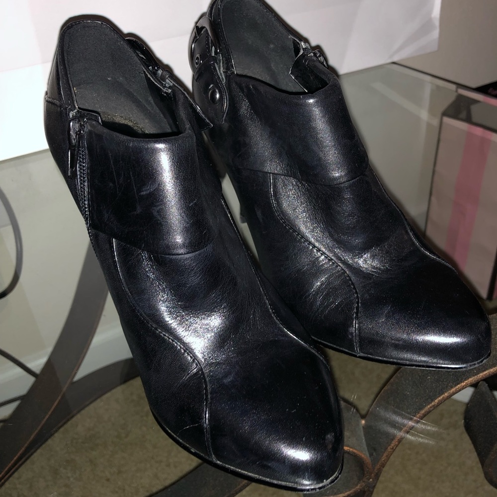Franco Fortini Black bootie Heels size 8